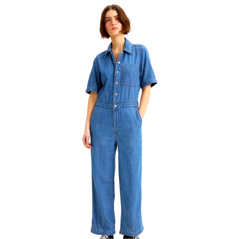 Levi’s Short Sleeve Denim Jumpsuit  Medium Wash NWT
